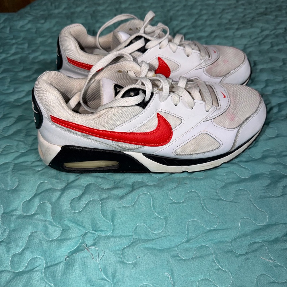 Kids Nike IVO White Sneakers with Red Swoosh